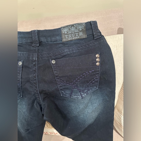 Truth - Picture 8 of 10